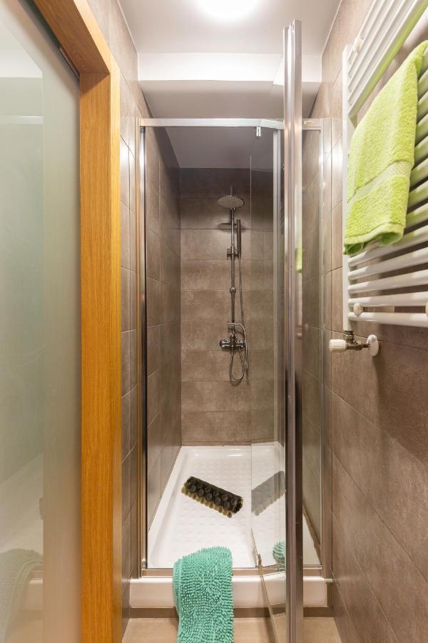 Appartamento Apartamento Puente De Segovia Madrid Esterno foto